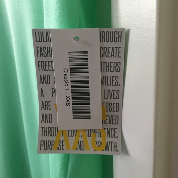 LuLaRoe Classic T - Picture 5 of 6